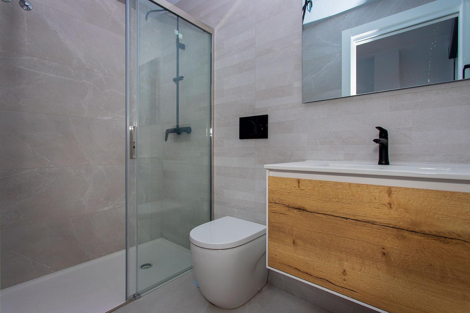For sale - 2 Bedroom 2 Bathroom Apartment in Torrevieja - Paseo maritimo  - Alicante