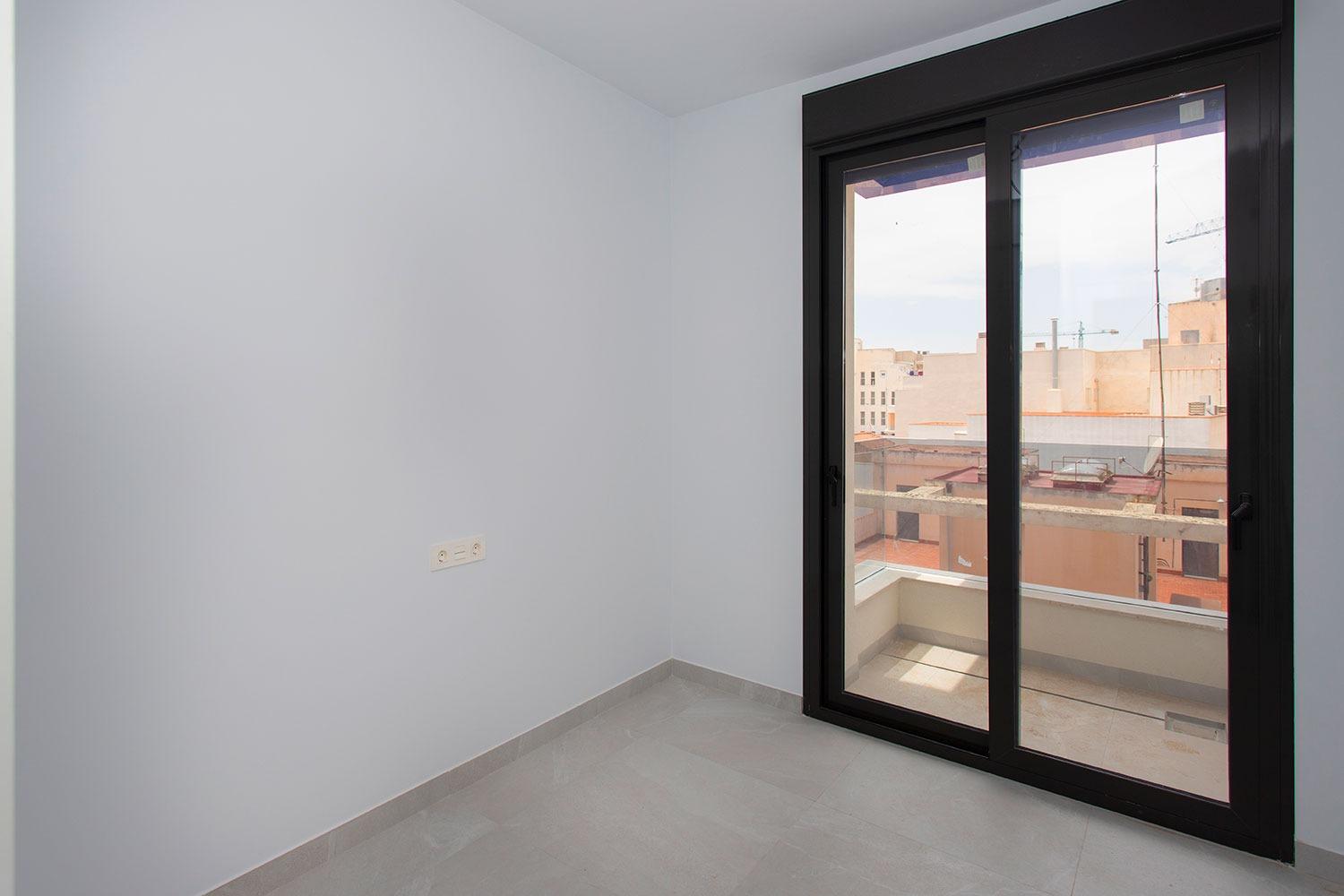 For sale - 2 Bedroom 2 Bathroom Apartment in Torrevieja - Paseo maritimo  - Alicante
