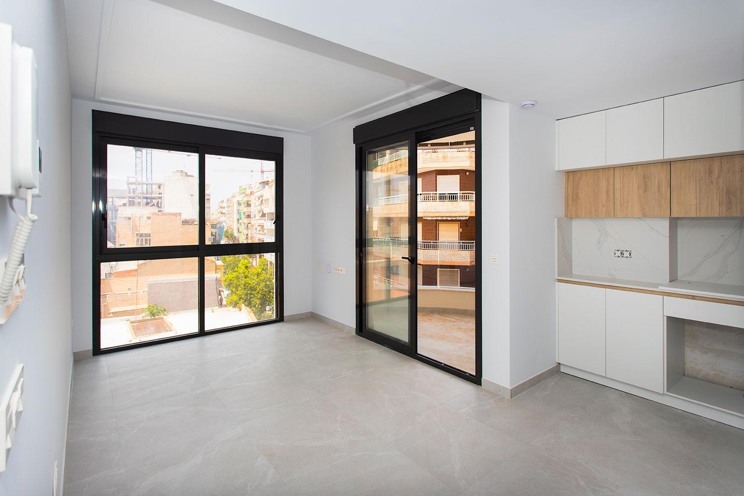 For sale - 2 Bedroom 2 Bathroom Apartment in Torrevieja - Paseo maritimo  - Alicante