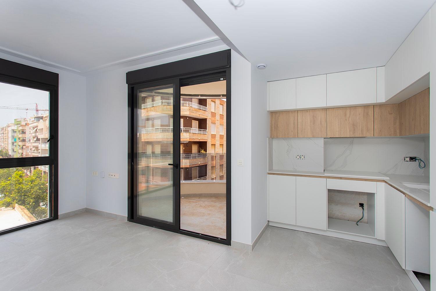 For sale - 2 Bedroom 2 Bathroom Apartment in Torrevieja - Paseo maritimo  - Alicante