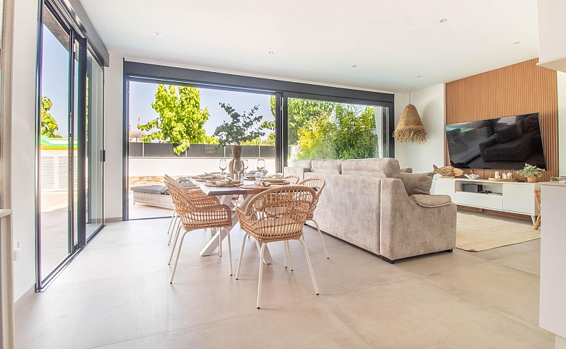 3 Bedroom 3 Bathroom Terraced house in Santiago de la ribera