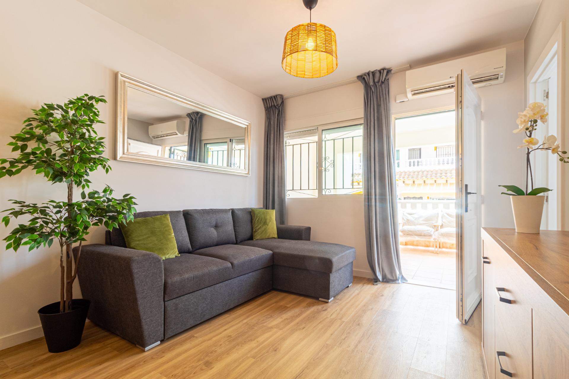 For sale - 3 Bedroom 2 Bathroom Terraced house in Torrevieja - Los altos  - Alicante