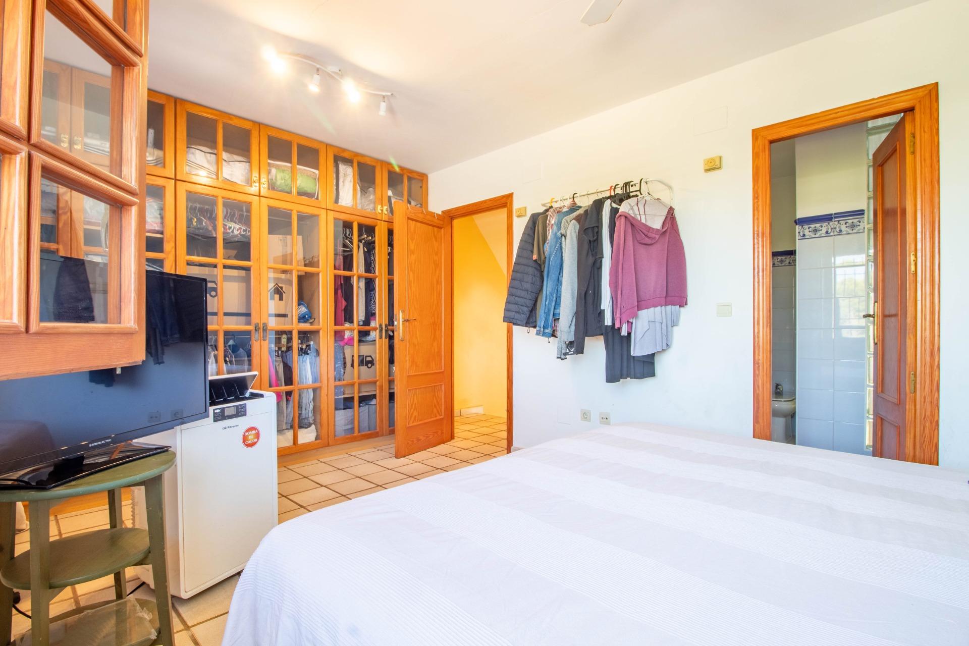 For sale - 4 Bedroom 4 Bathroom Semi in Cabo Roig - Cabo Roig  - Alicante