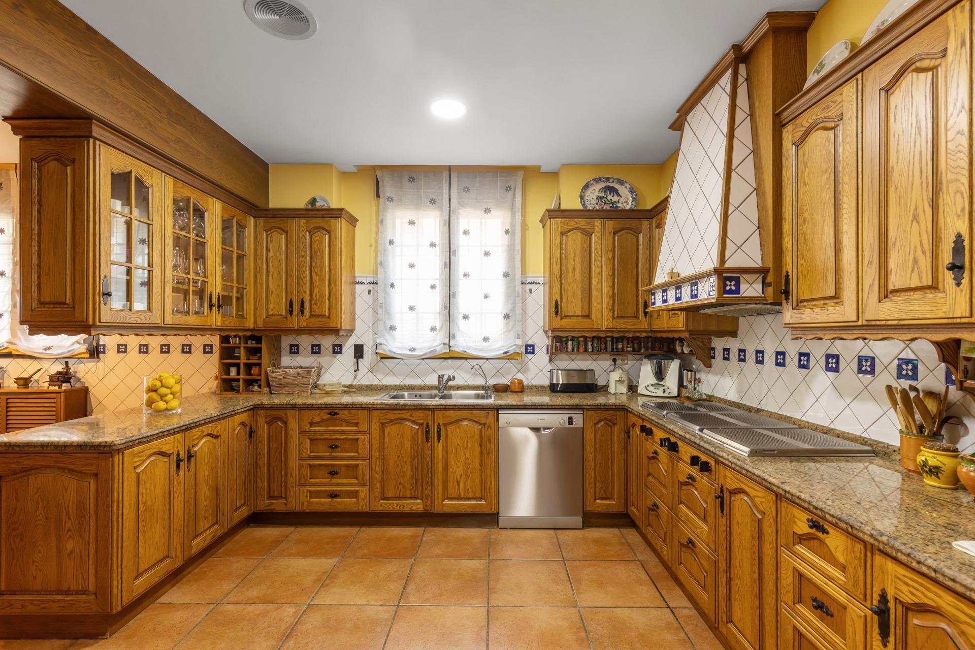 For sale - 6 Bedroom 6 Bathroom Villa in Torrevieja - La Veleta  - Alicante