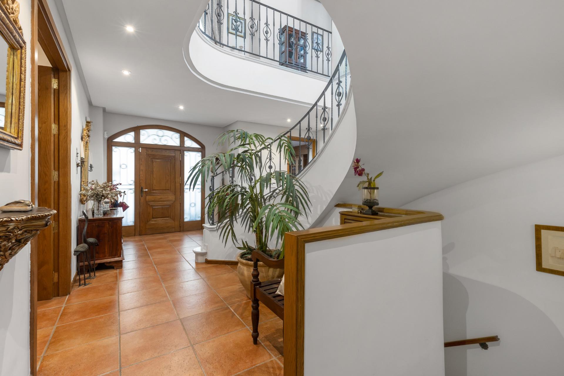 For sale - 6 Bedroom 6 Bathroom Villa in Torrevieja - La Veleta  - Alicante