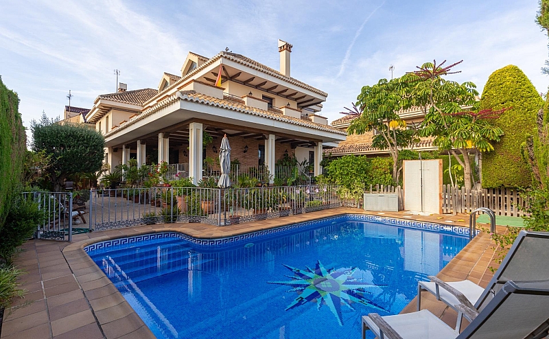 6 Bedroom 6 Bathroom Villa in Torrevieja