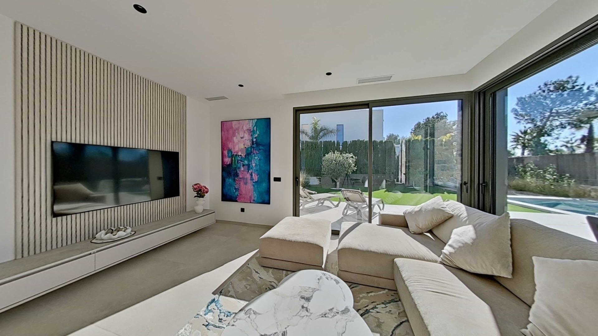 For sale - 3 Bedroom 2 Bathroom Villa in Orihuela - Las Colinas Golf  - Alicante