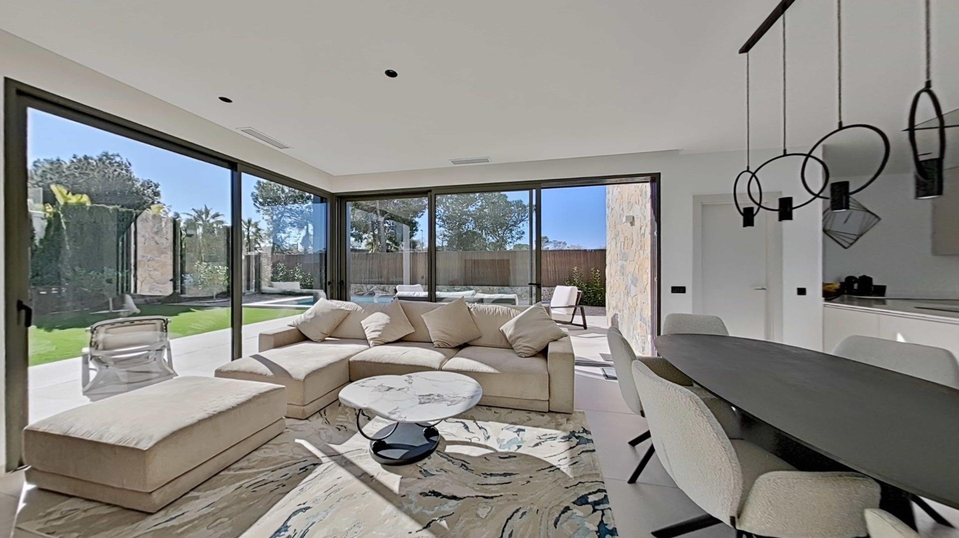 For sale - 3 Bedroom 2 Bathroom Villa in Orihuela - Las Colinas Golf  - Alicante