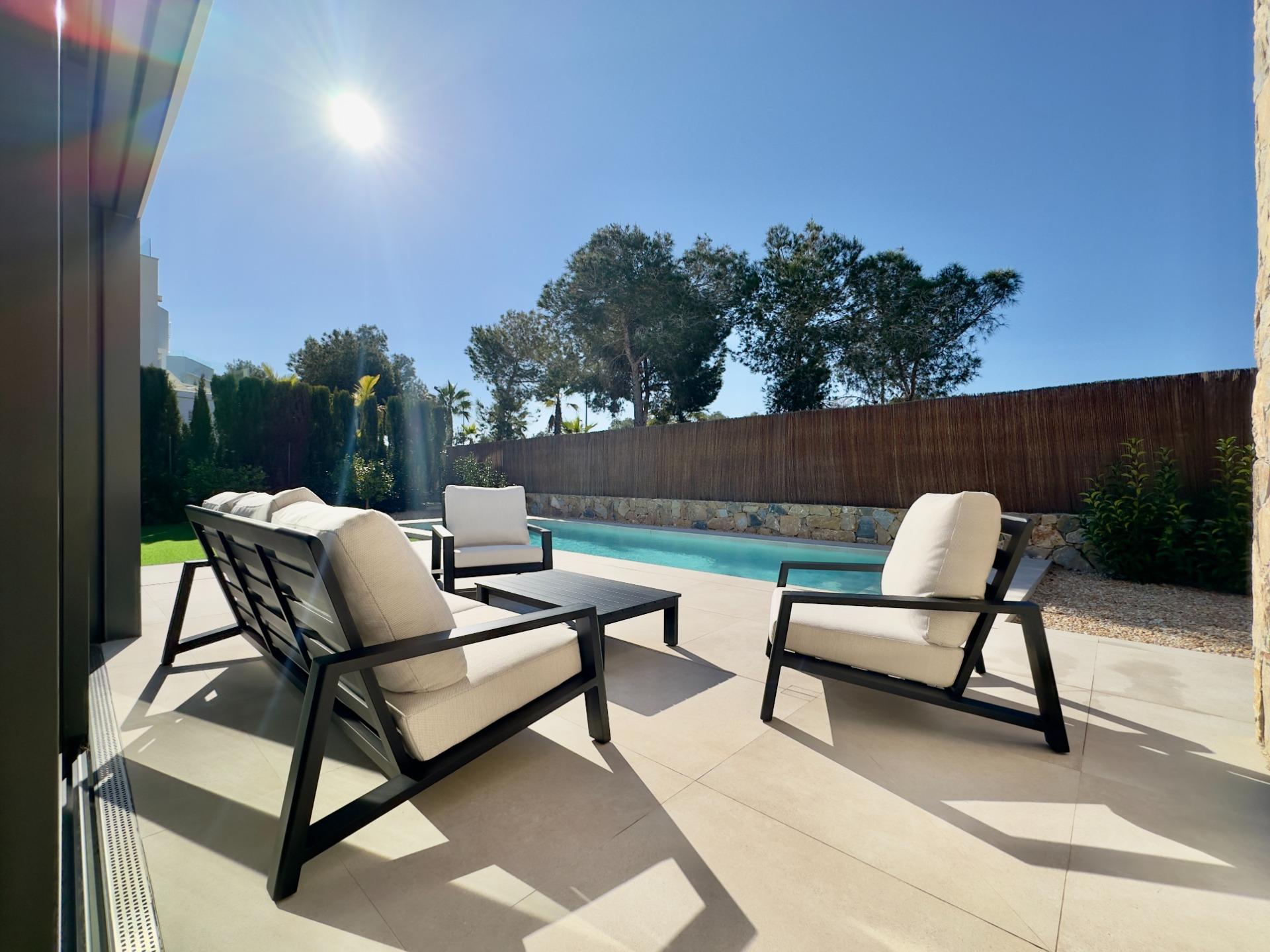 For sale - 3 Bedroom 2 Bathroom Villa in Orihuela - Las Colinas Golf  - Alicante