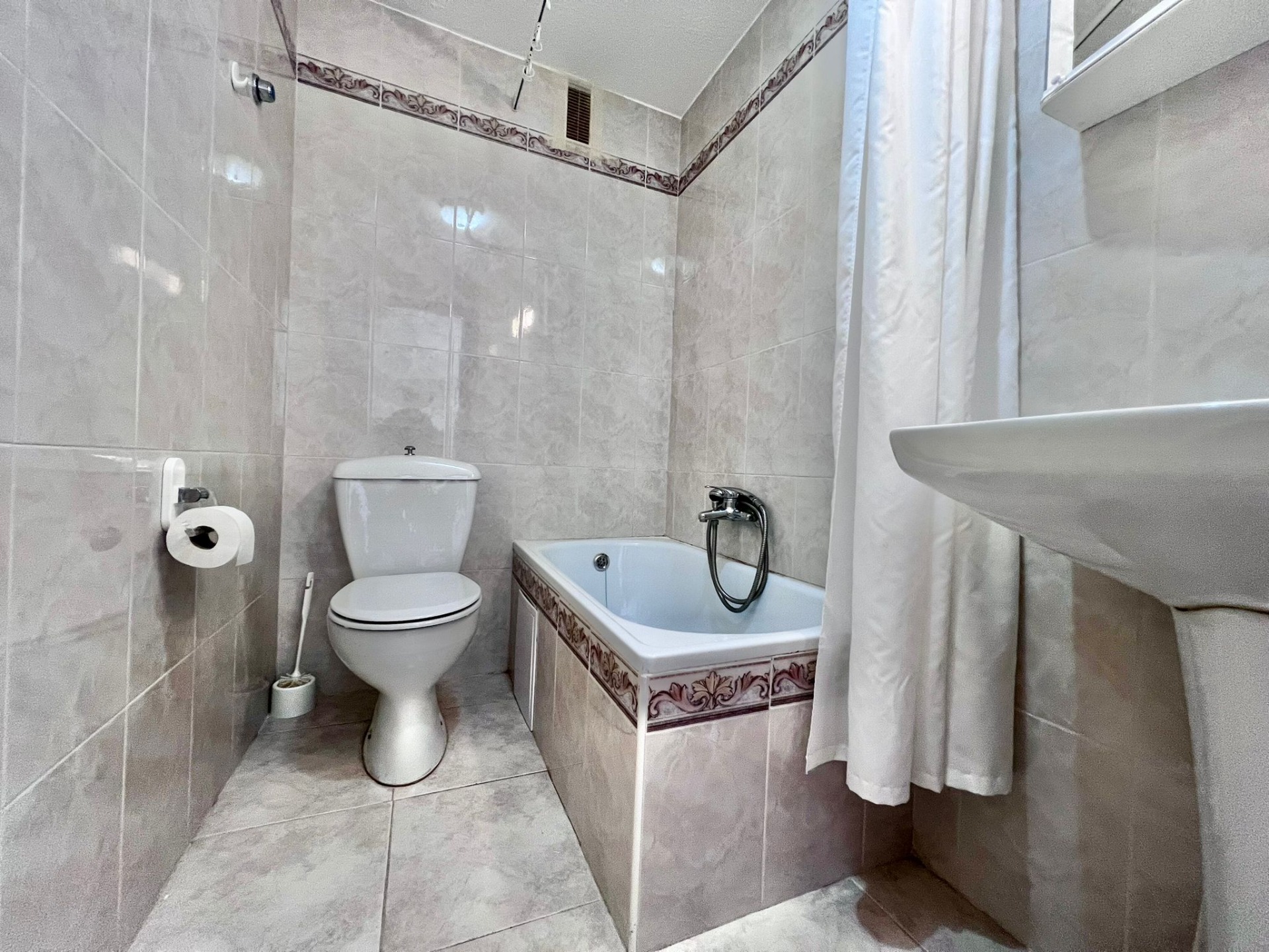 For sale - 2 Bedroom 1 Bathroom Apartment in Torrevieja - Cabo cervera  - Alicante
