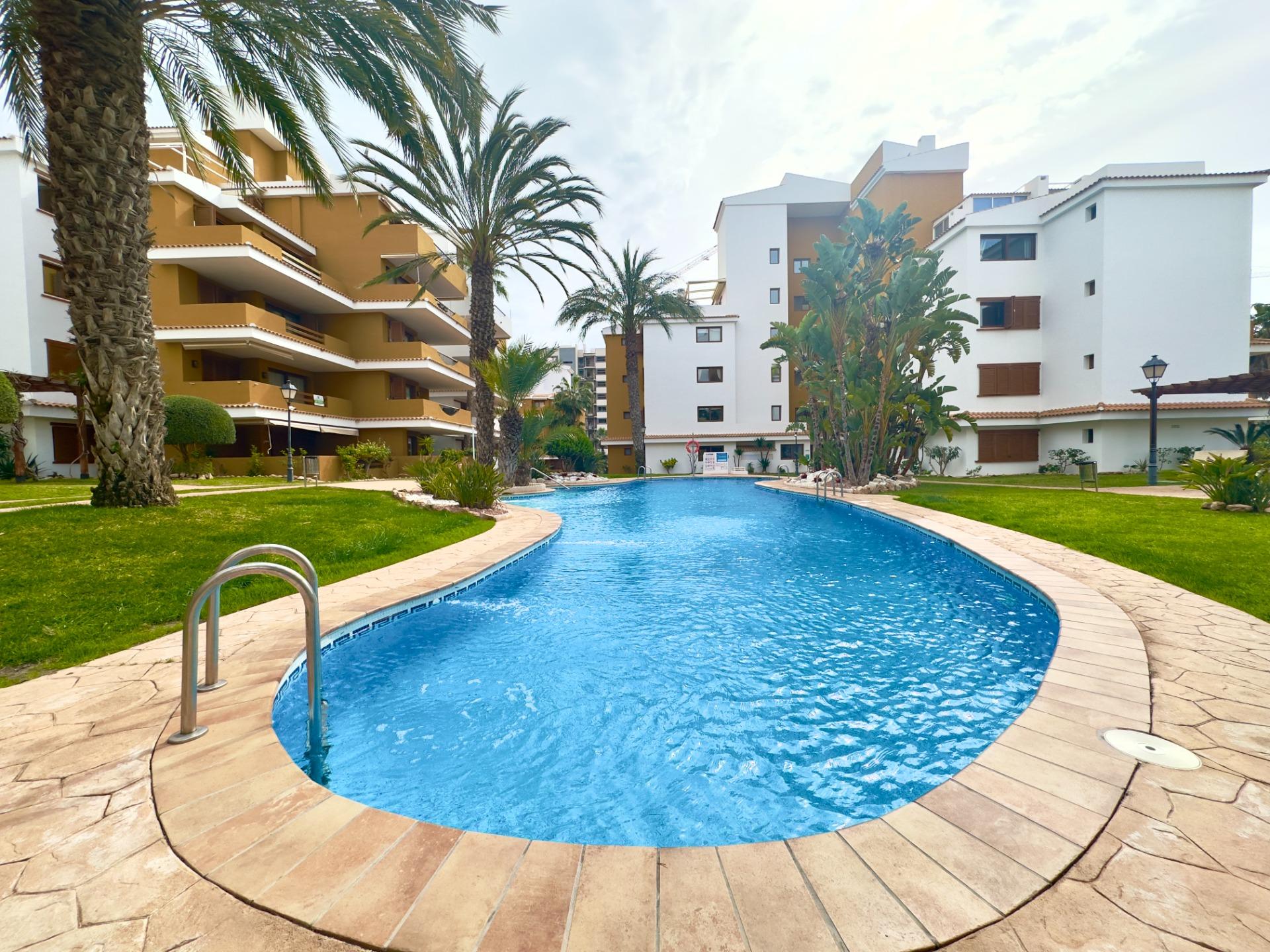 For sale - 2 Bedroom 2 Bathroom Apartment in Torrevieja - Punta Prima  - Alicante