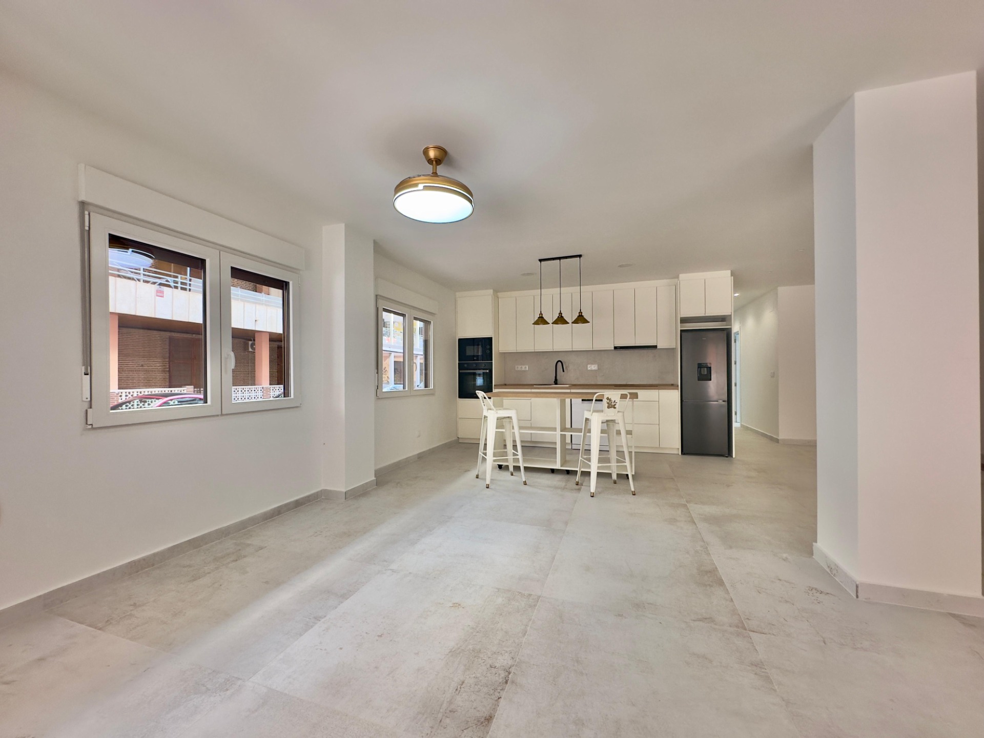 For sale - 3 Bedroom 2 Bathroom Apartment in Torrevieja - Acequion  - Alicante