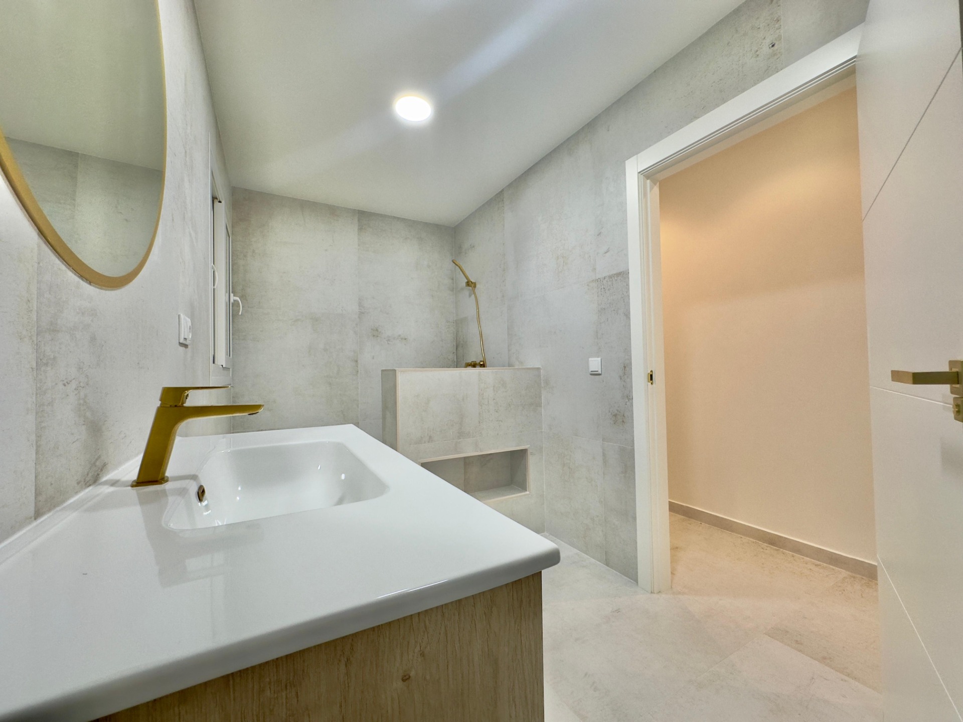 For sale - 3 Bedroom 2 Bathroom Apartment in Torrevieja - Acequion  - Alicante