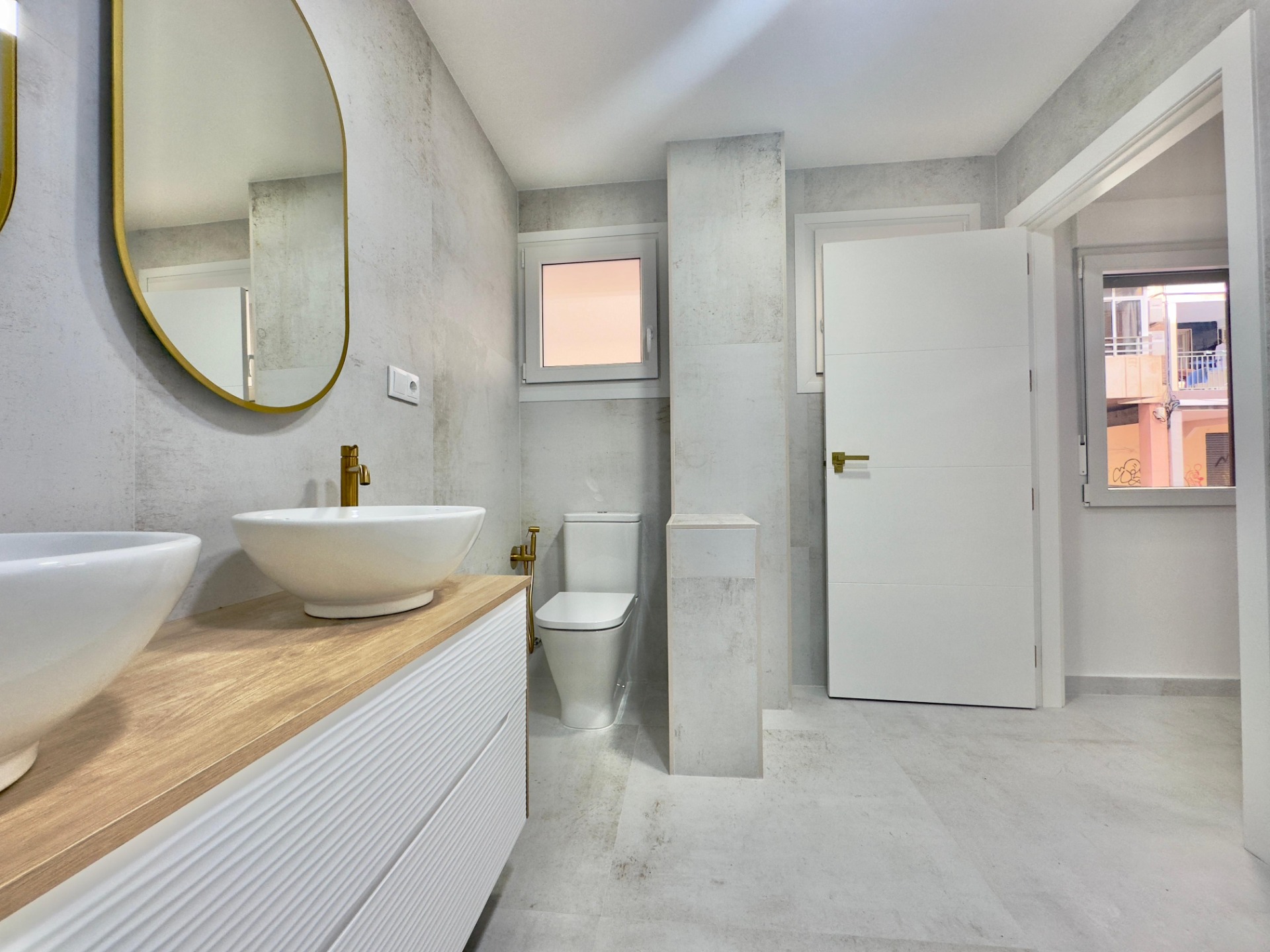 For sale - 3 Bedroom 2 Bathroom Apartment in Torrevieja - Acequion  - Alicante