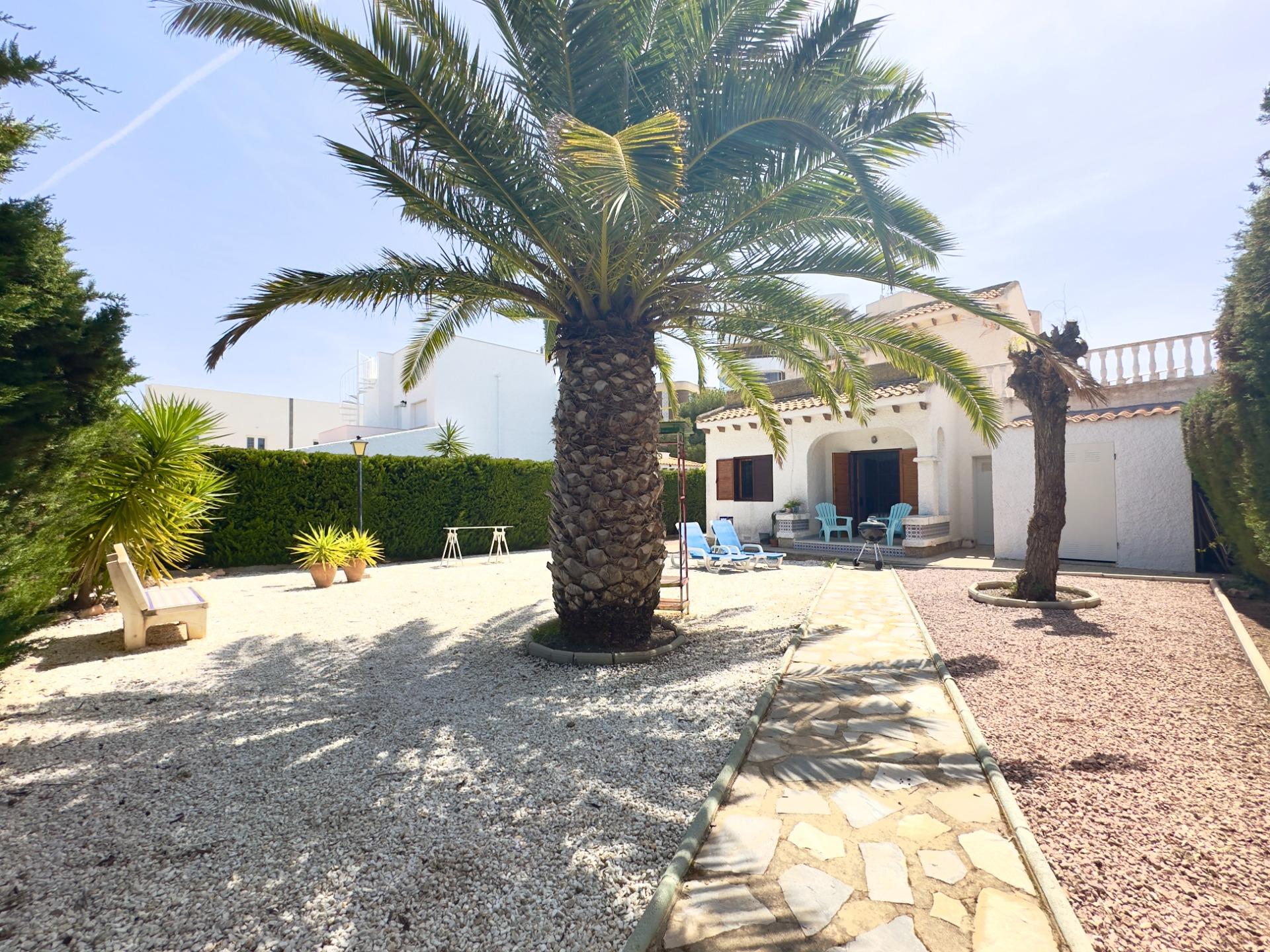 For sale - 3 Bedroom 2 Bathroom Villa in Orihuela Costa - La Zenia  - Alicante