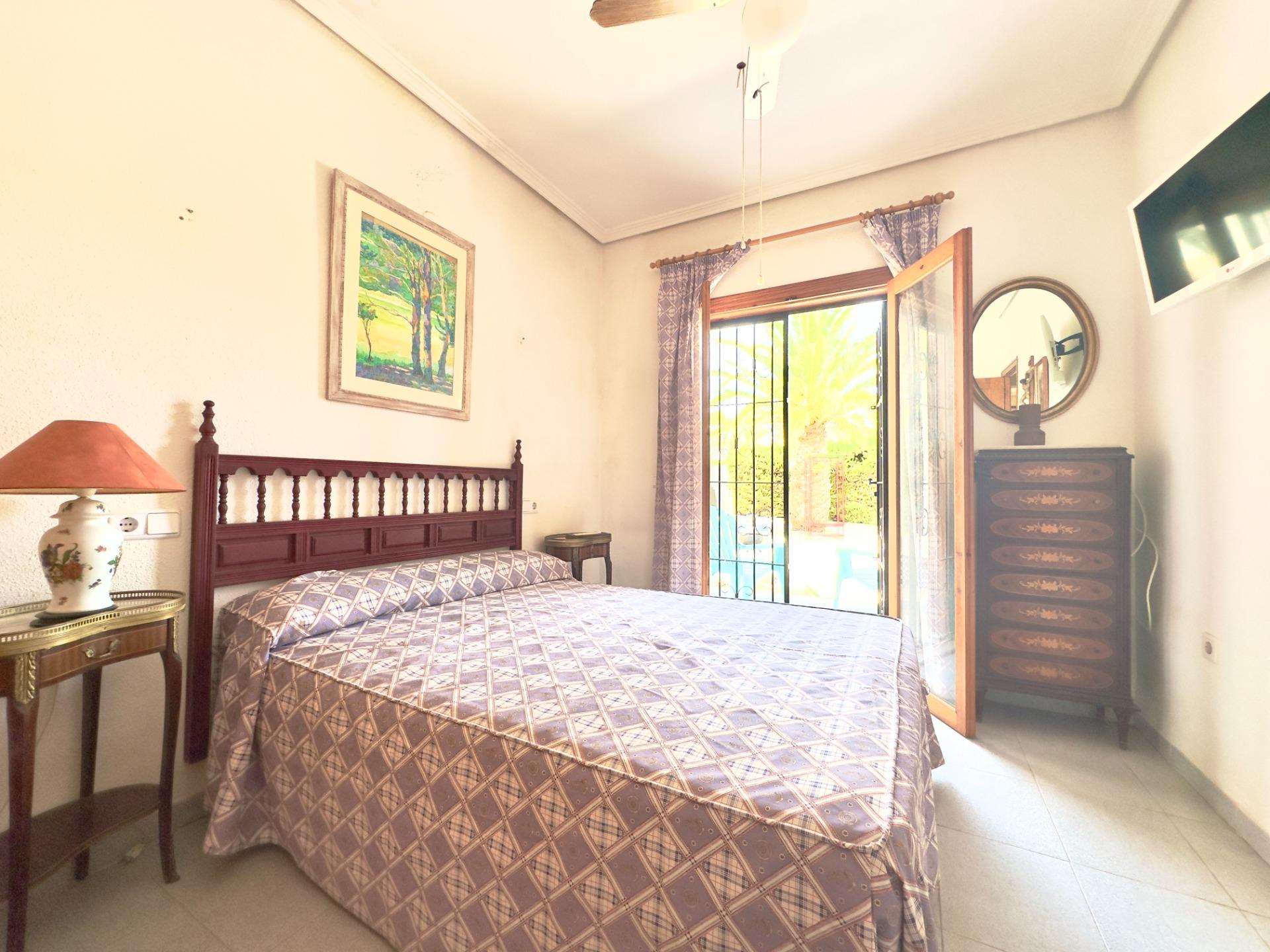 For sale - 3 Bedroom 2 Bathroom Villa in Orihuela Costa - La Zenia  - Alicante