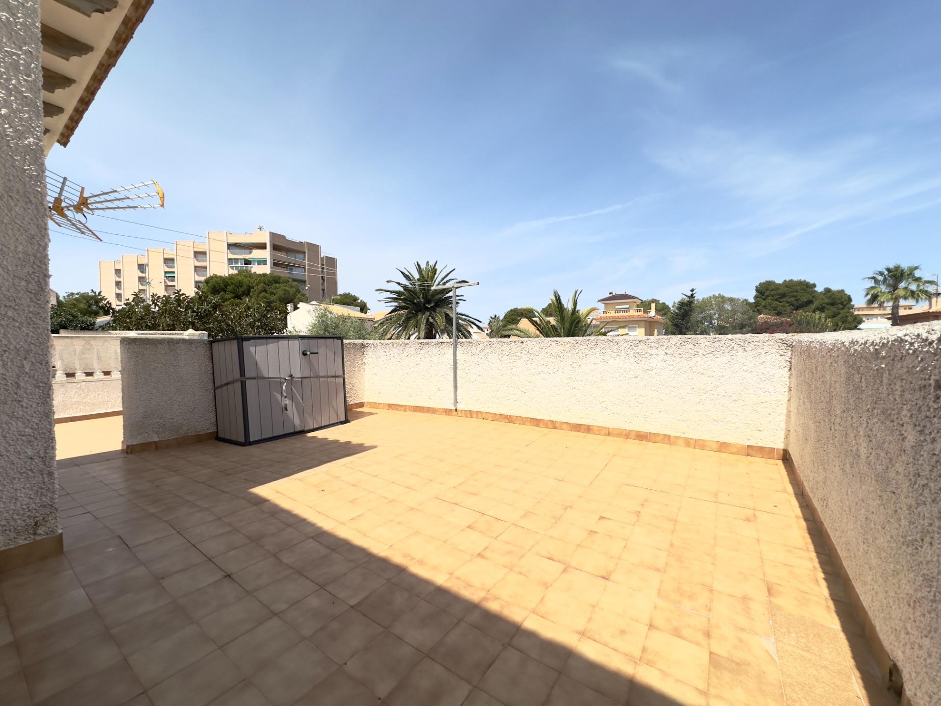 For sale - 3 Bedroom 2 Bathroom Villa in Orihuela Costa - La Zenia  - Alicante