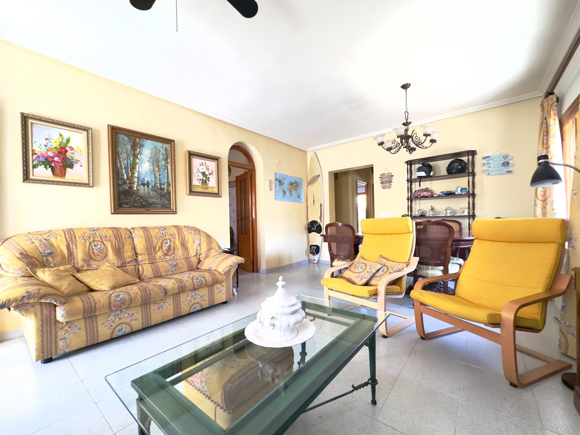 For sale - 3 Bedroom 2 Bathroom Villa in Orihuela Costa - La Zenia  - Alicante