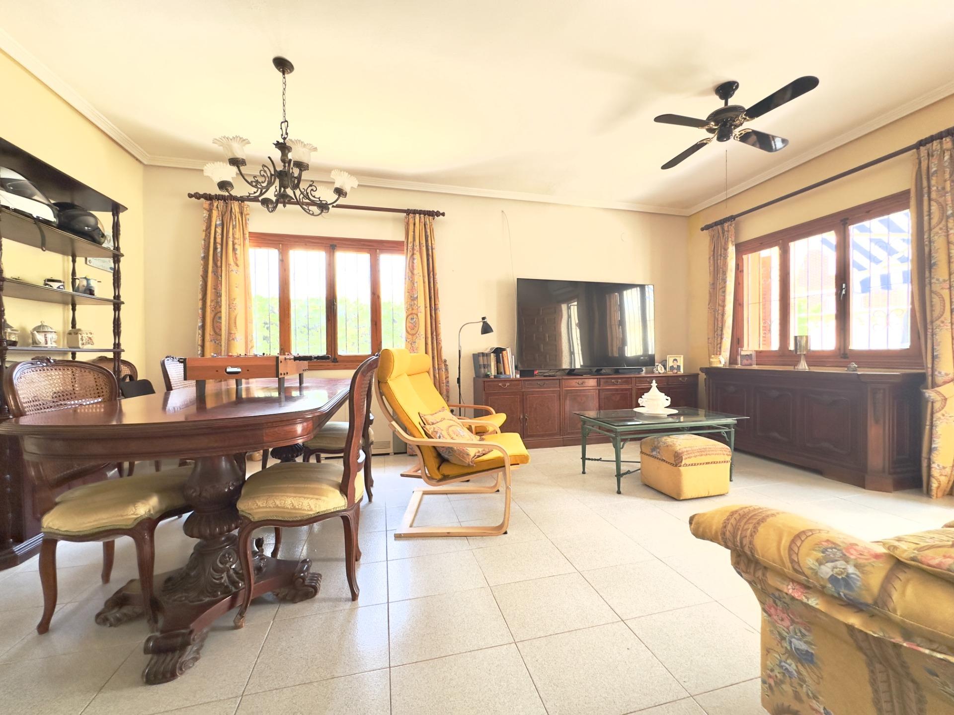For sale - 3 Bedroom 2 Bathroom Villa in Orihuela Costa - La Zenia  - Alicante