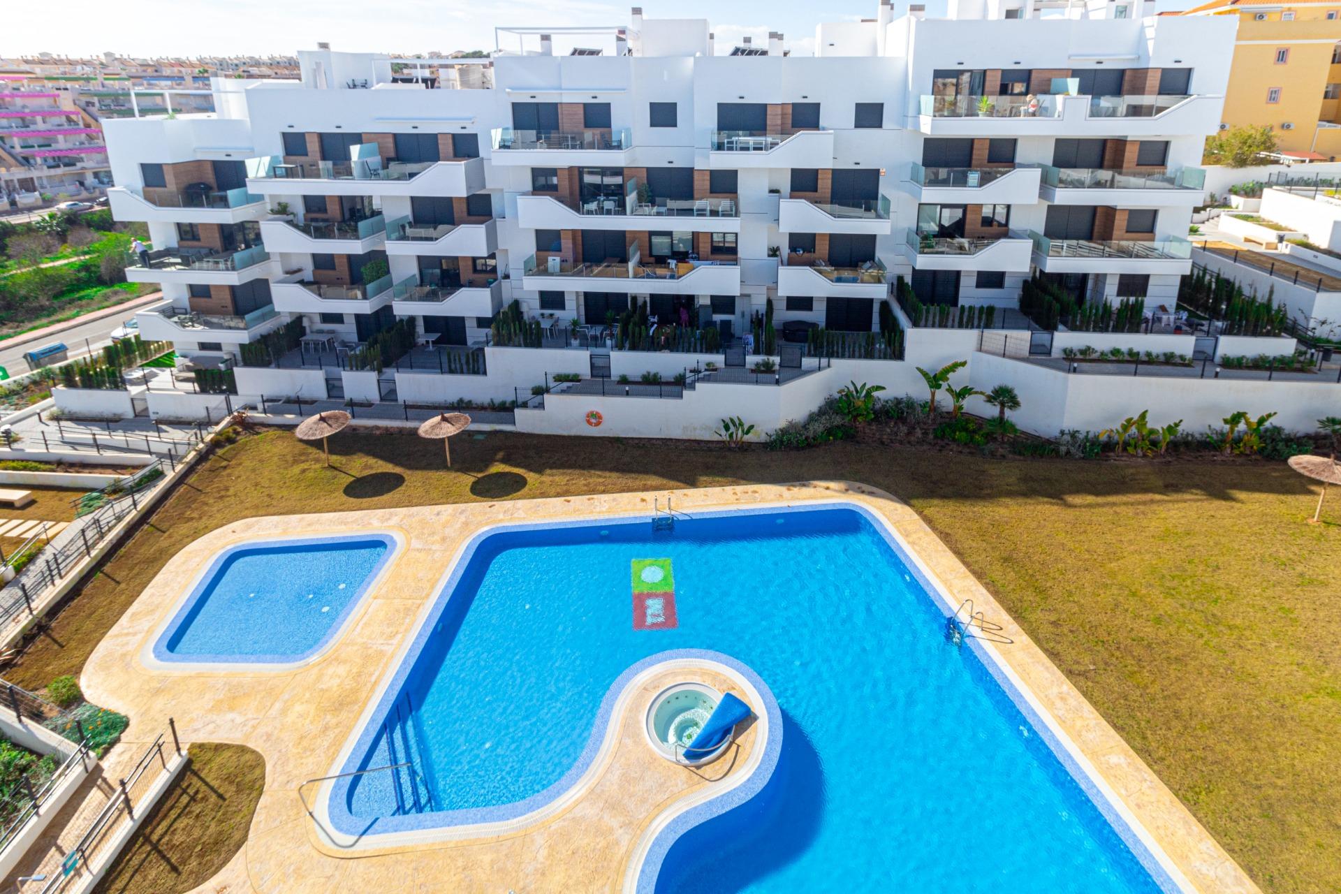 For sale - 2 Bedroom 1 Bathroom Apartment in Orihuela Costa - Las Filipinas  - Alicante