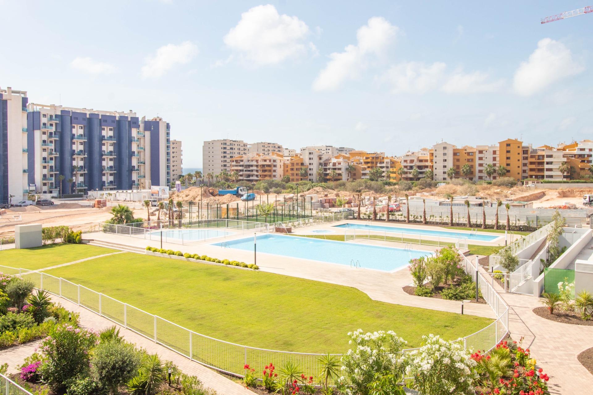 For sale - 2 Bedroom 2 Bathroom Apartment in Torrevieja - Punta Prima  - Alicante