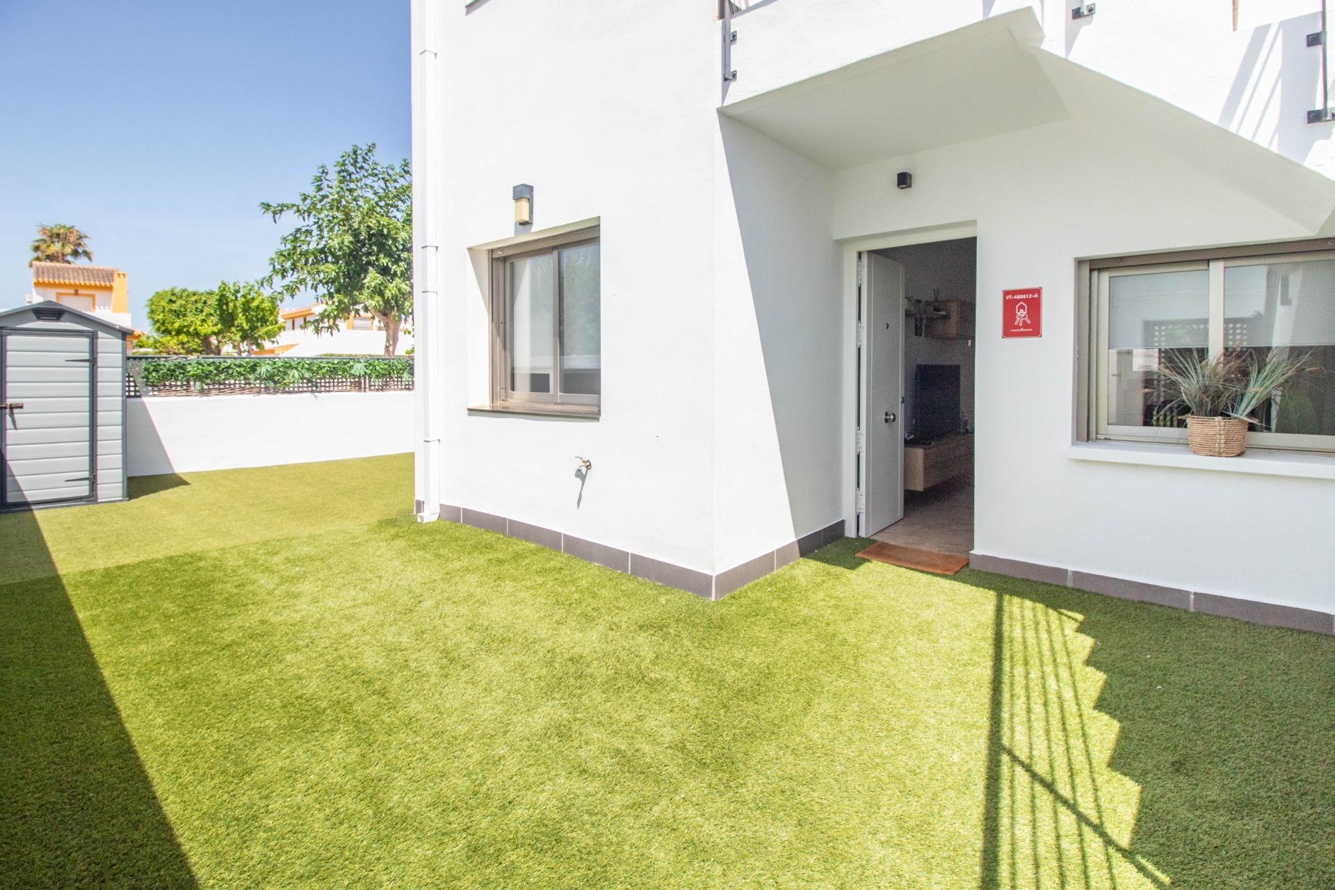 For sale - 2 Bedroom 2 Bathroom Bungalow in Pilar de la Horadada - Torre de la Horadada  - Alicante