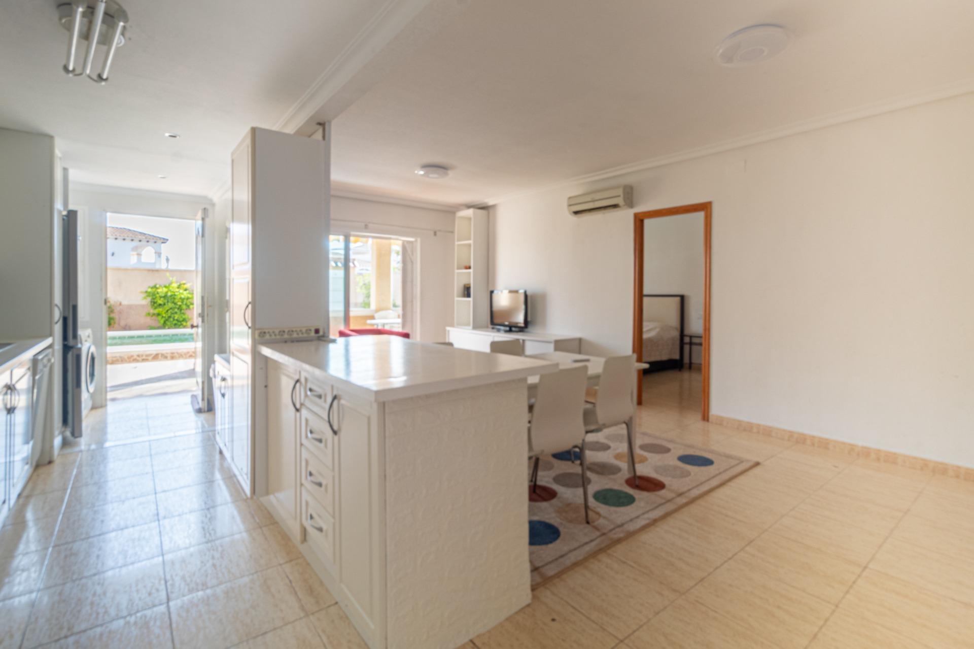 For sale - 3 Bedroom 2 Bathroom Bungalow in Orihuela Costa - Punta Prima  - Alicante
