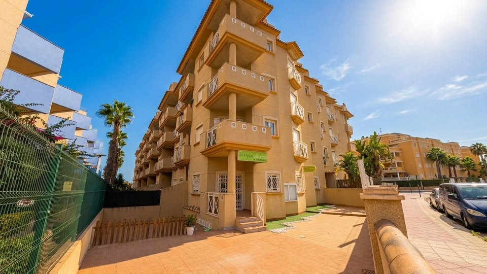 For sale - BEACH FRONT 2 BED 2 BATH APARTMENT CABO ROIG -  - Alicante