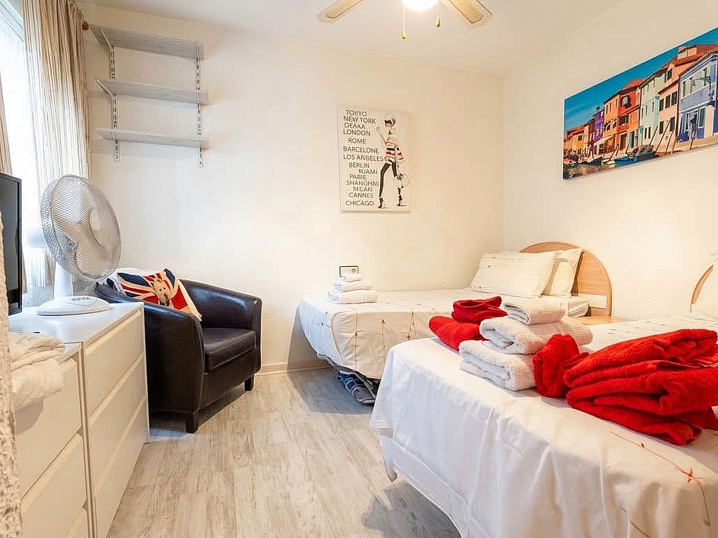 For sale - 2 BED 1 BATH GROUND FLOOR APARTMENT ENTRE NARANJOS -  - Alicante