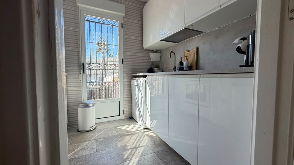 For sale - STUNNING 3 BED 2 BATH QUAD ENTRE NARANJOS -  - Alicante