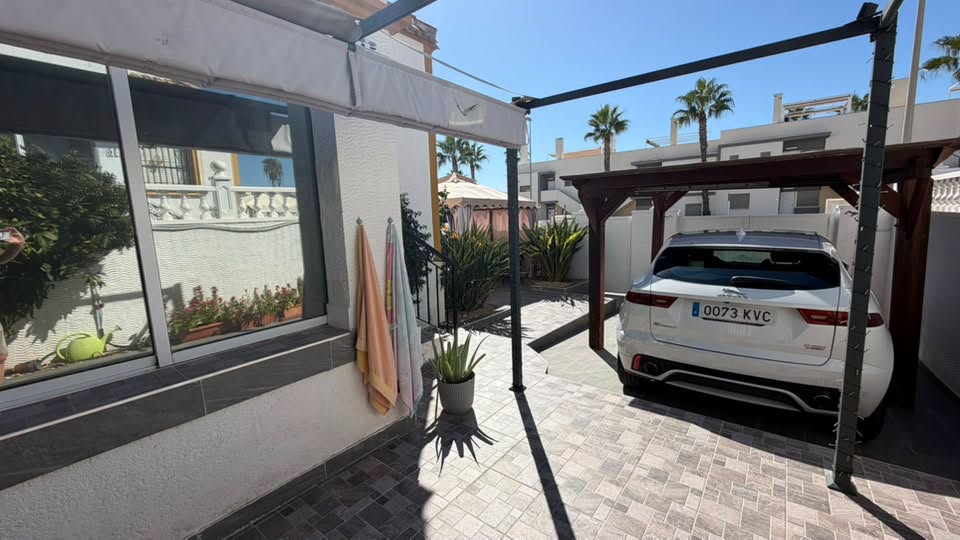 For sale - STUNNING 3 BED 2 BATH QUAD ENTRE NARANJOS -  - Alicante