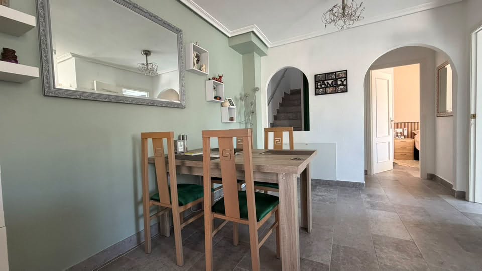 For sale - STUNNING 3 BED 2 BATH QUAD ENTRE NARANJOS -  - Alicante