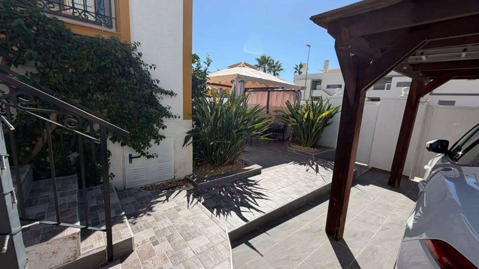 For sale - STUNNING 3 BED 2 BATH QUAD ENTRE NARANJOS -  - Alicante