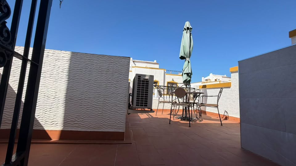 For sale - STUNNING 3 BED 2 BATH QUAD ENTRE NARANJOS -  - Alicante