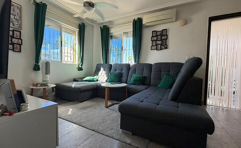 STUNNING 3 BED 2 BATH QUAD ENTRE NARANJOS