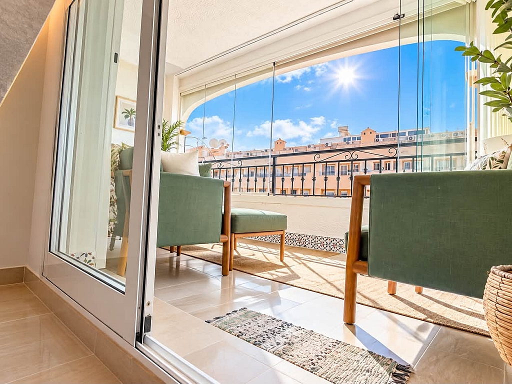 For sale - STUNNING 2BED 1BATH TOP FLOOR APARTMENT ENTRE NARANJOS - Entre Naranjos Vistabella Golf Jacrailla - Alicante