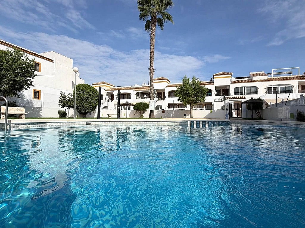 For sale - STUNNING 2BED 1BATH TOP FLOOR APARTMENT ENTRE NARANJOS - Entre Naranjos Vistabella Golf Jacrailla - Alicante