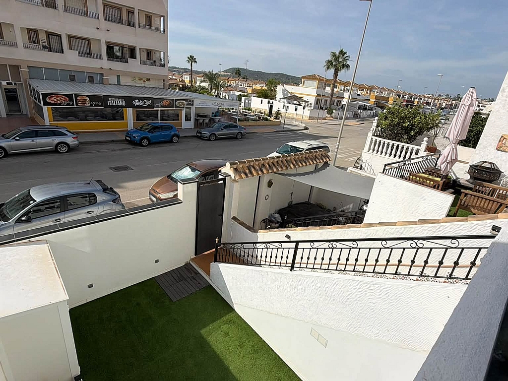 For sale - 2 BED 1 BATH GROUND FLOOR APARTMENT ENTRE NARANJOS -  - Alicante