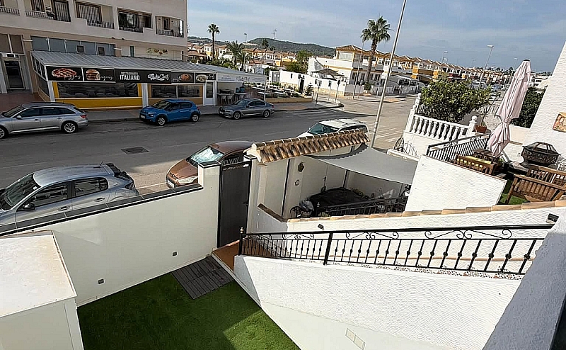 2 BED 1 BATH GROUND FLOOR APARTMENT ENTRE NARANJOS