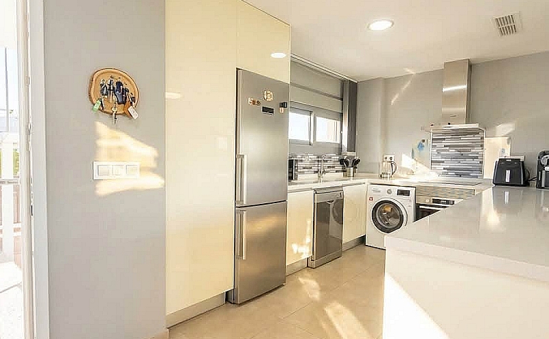 LUXURY 2 BED 2 BATH APARTMENT VISTABELLA