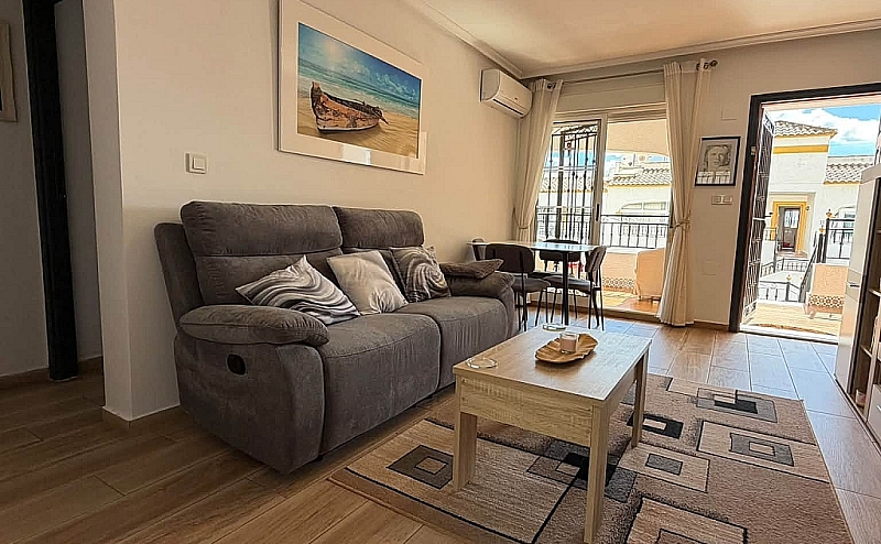 TOP FLOOR 2BED 1BATH APARTMENT ENTRE NARANJOS