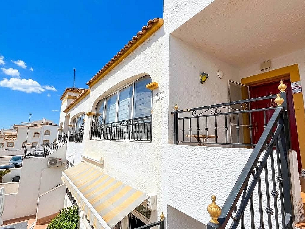 For sale - TOP FLOOR 2BED 2BATH APARTMENT ENTRE NARANJOS -  - Alicante